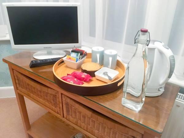 Cherry Tree House Bed and Breakfast Bournemouth Exteriör bild